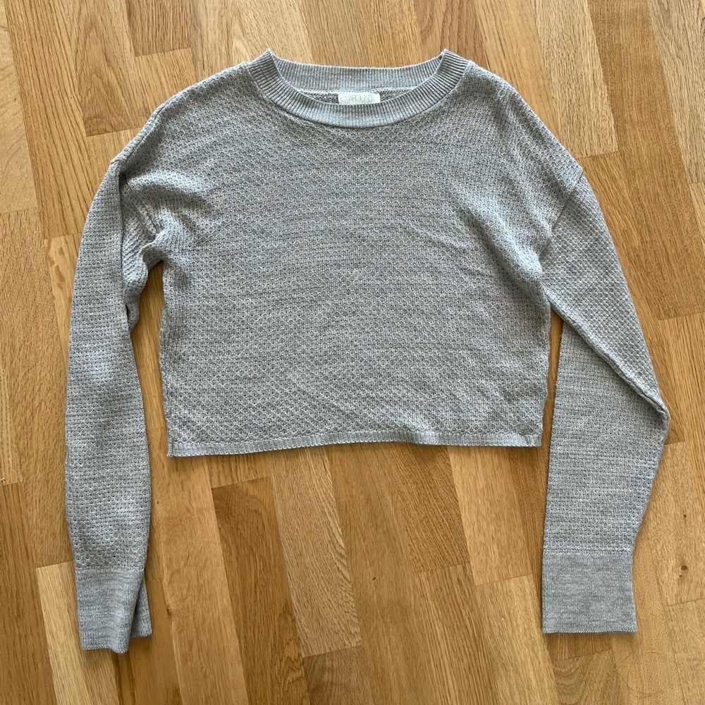 Nordstrom Abound Grey Crop Long Sleeve Top  - Size Small *Great Condition*